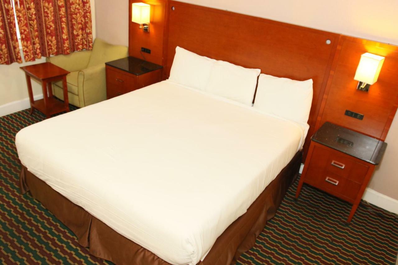 Town And Country Inn Santa Maria  Exteriér fotografie